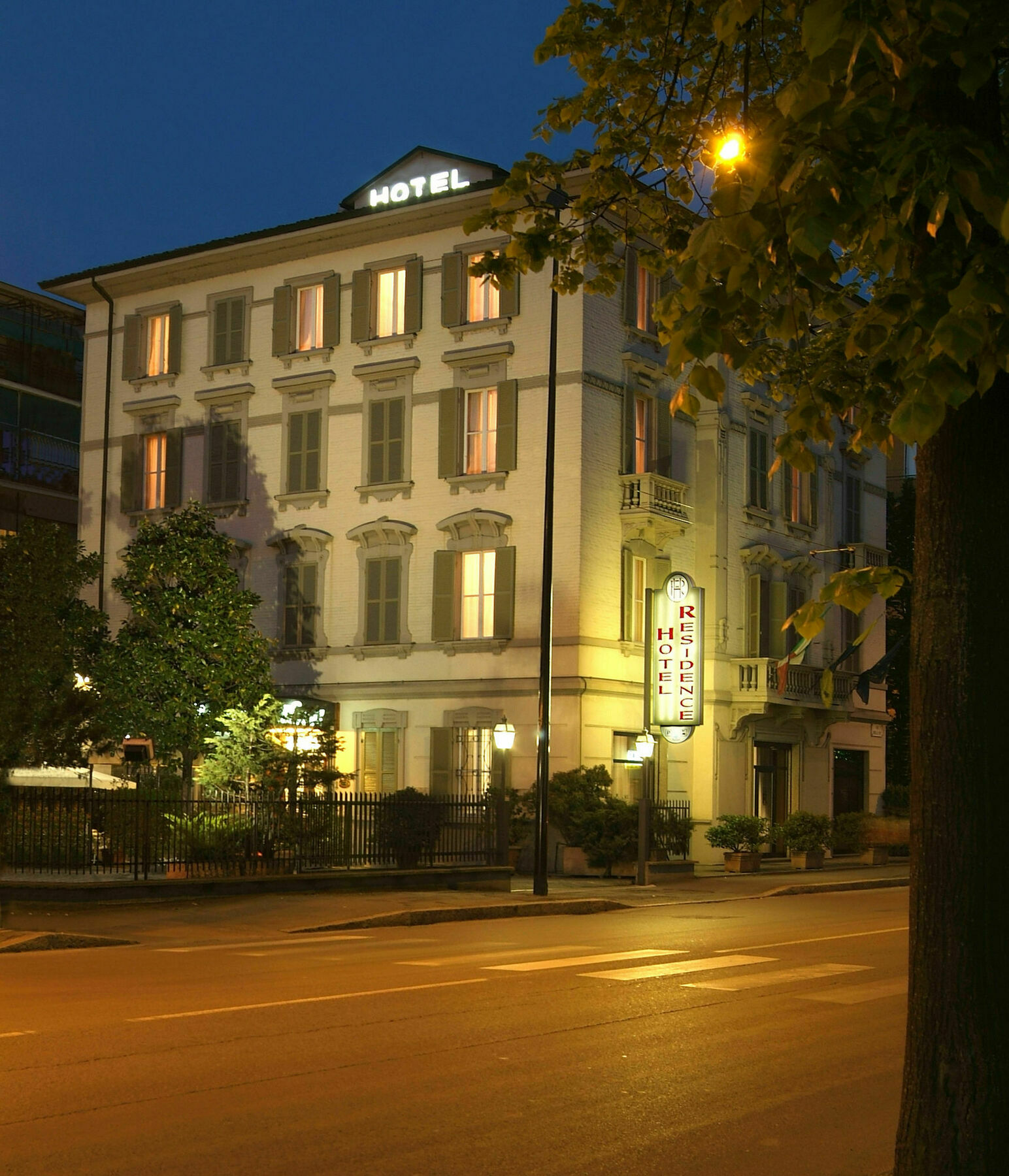 Hotel Residence Парма Екстер'єр фото